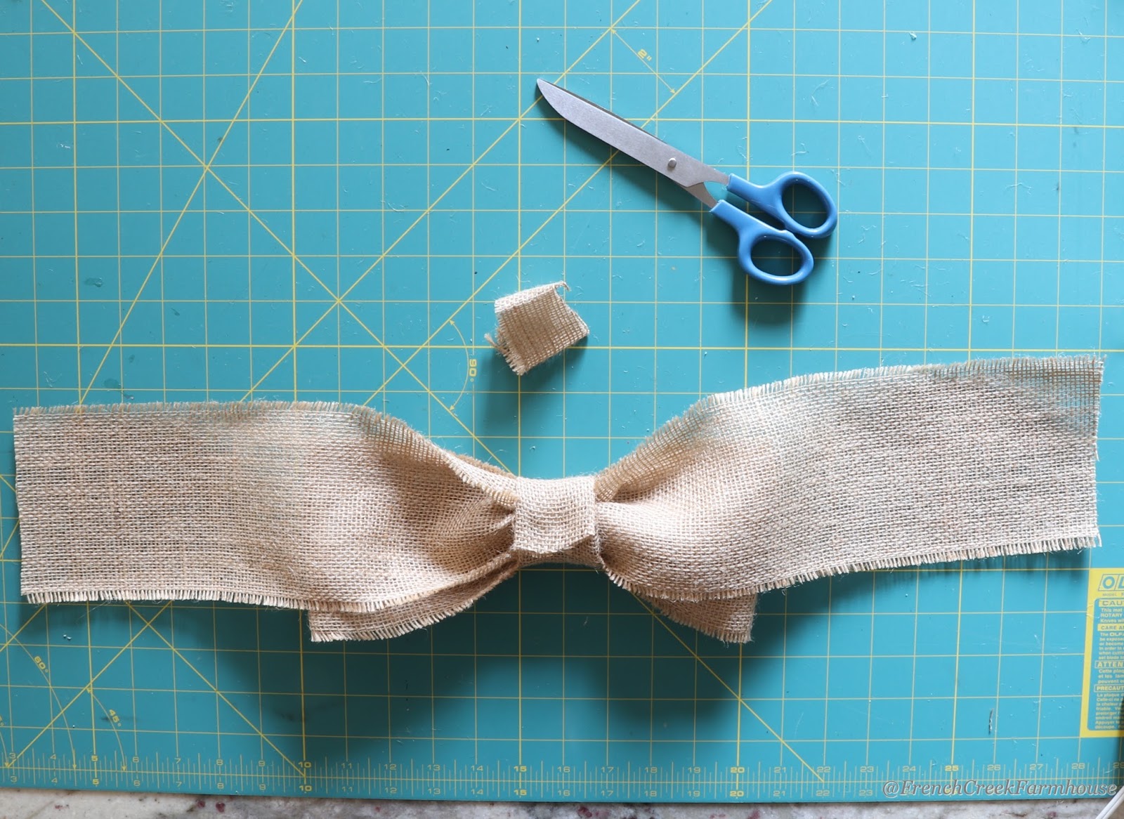 Burlap Bow Tutorial - Life on the Bay Bush