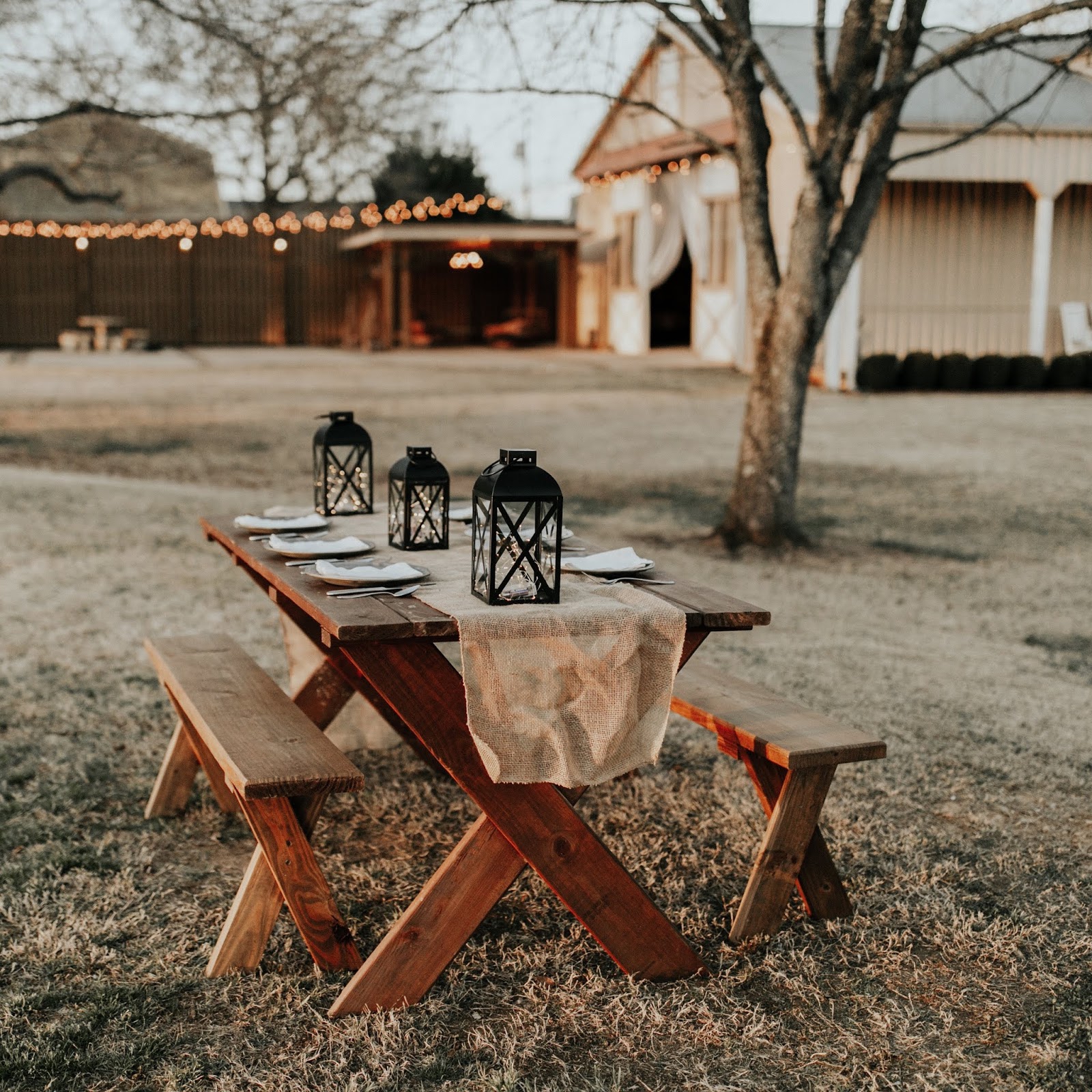 Thanksgiving Tablescape Tour Round-Up