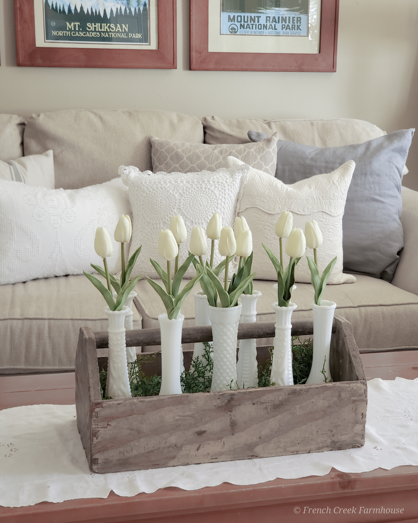 Modern farmhouse spring living room with white tulips