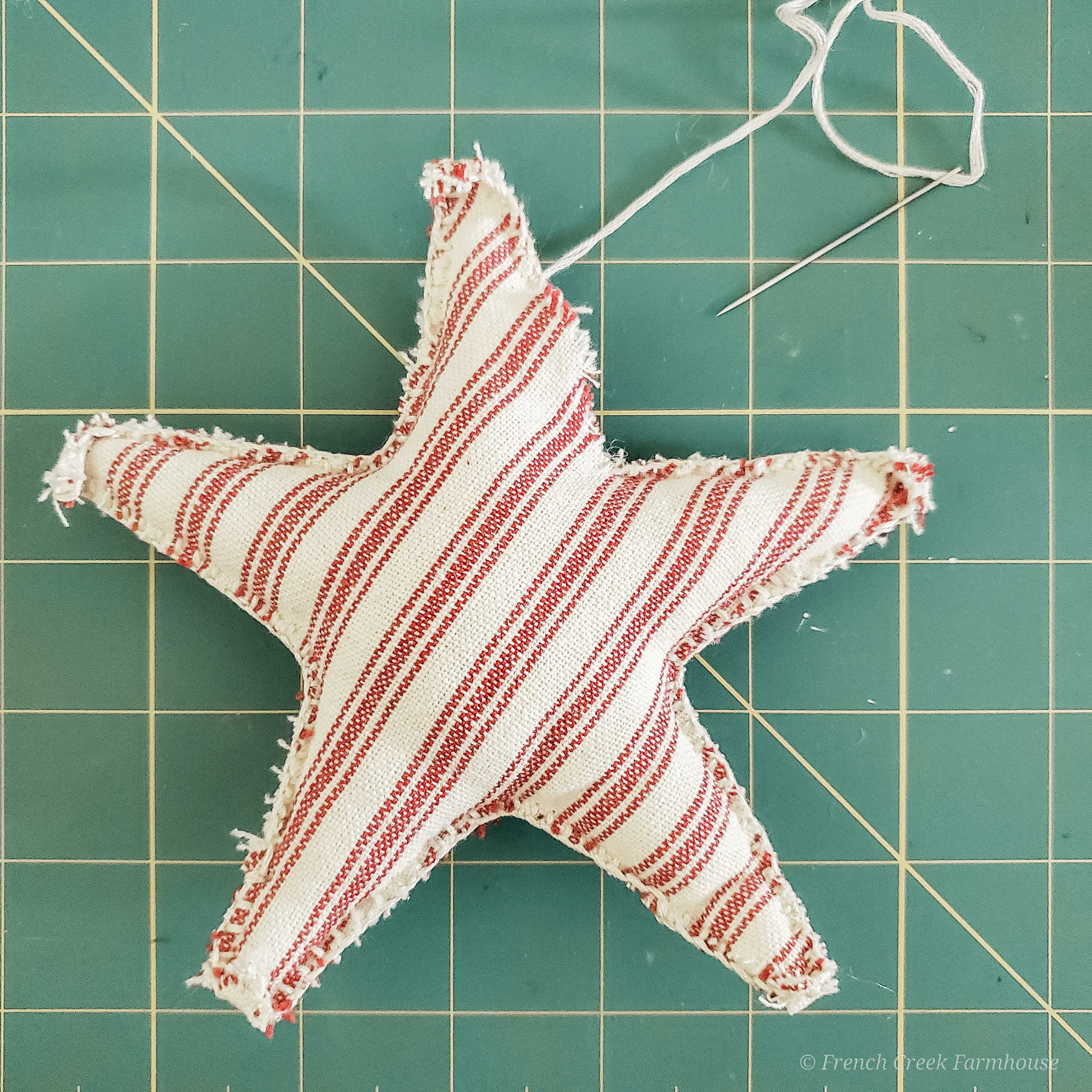 DIY Farmhouse Stars No sewing machine required for this easy DIY craft