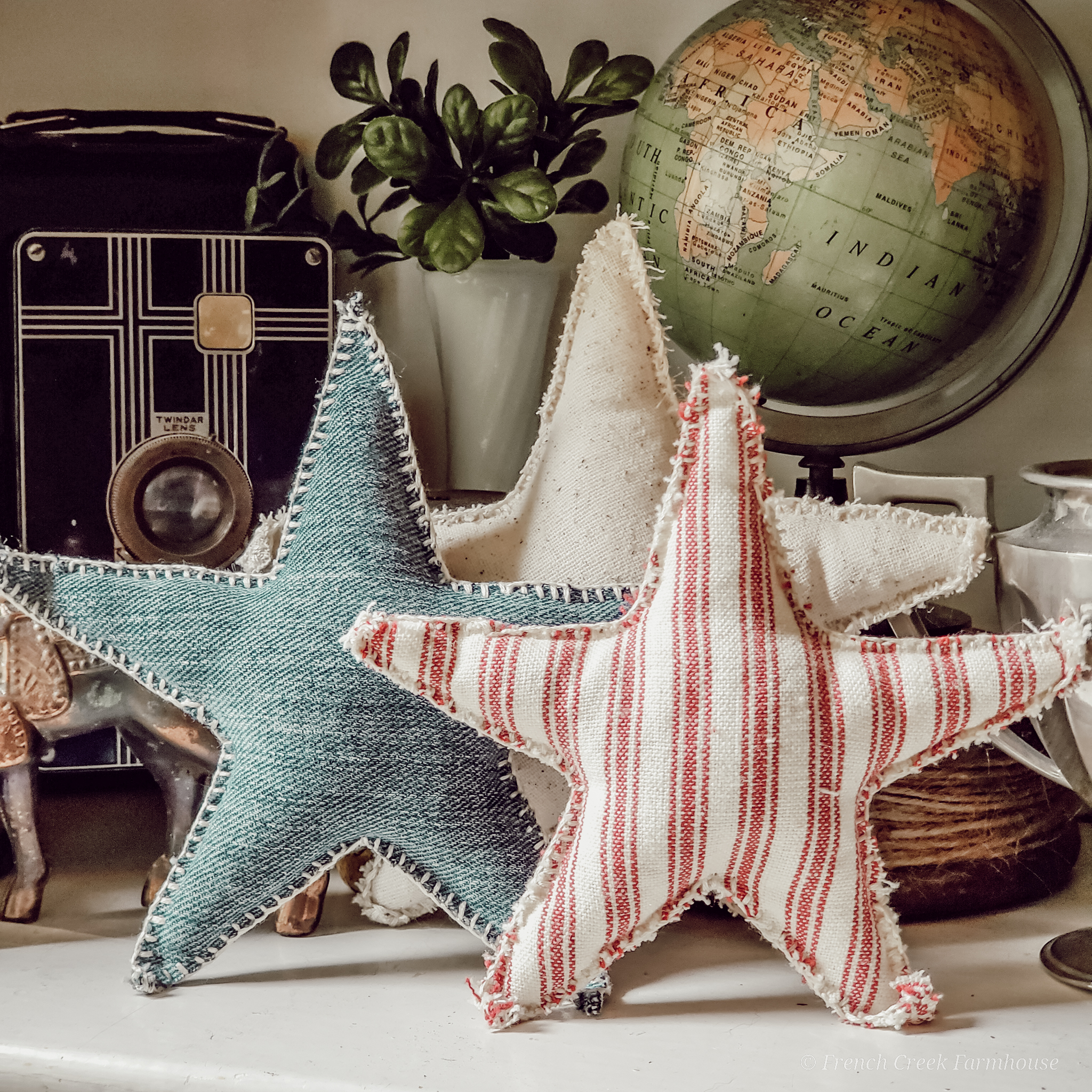 DIY Fabric Stars Use this tutorial and free pattern to make an easy craft