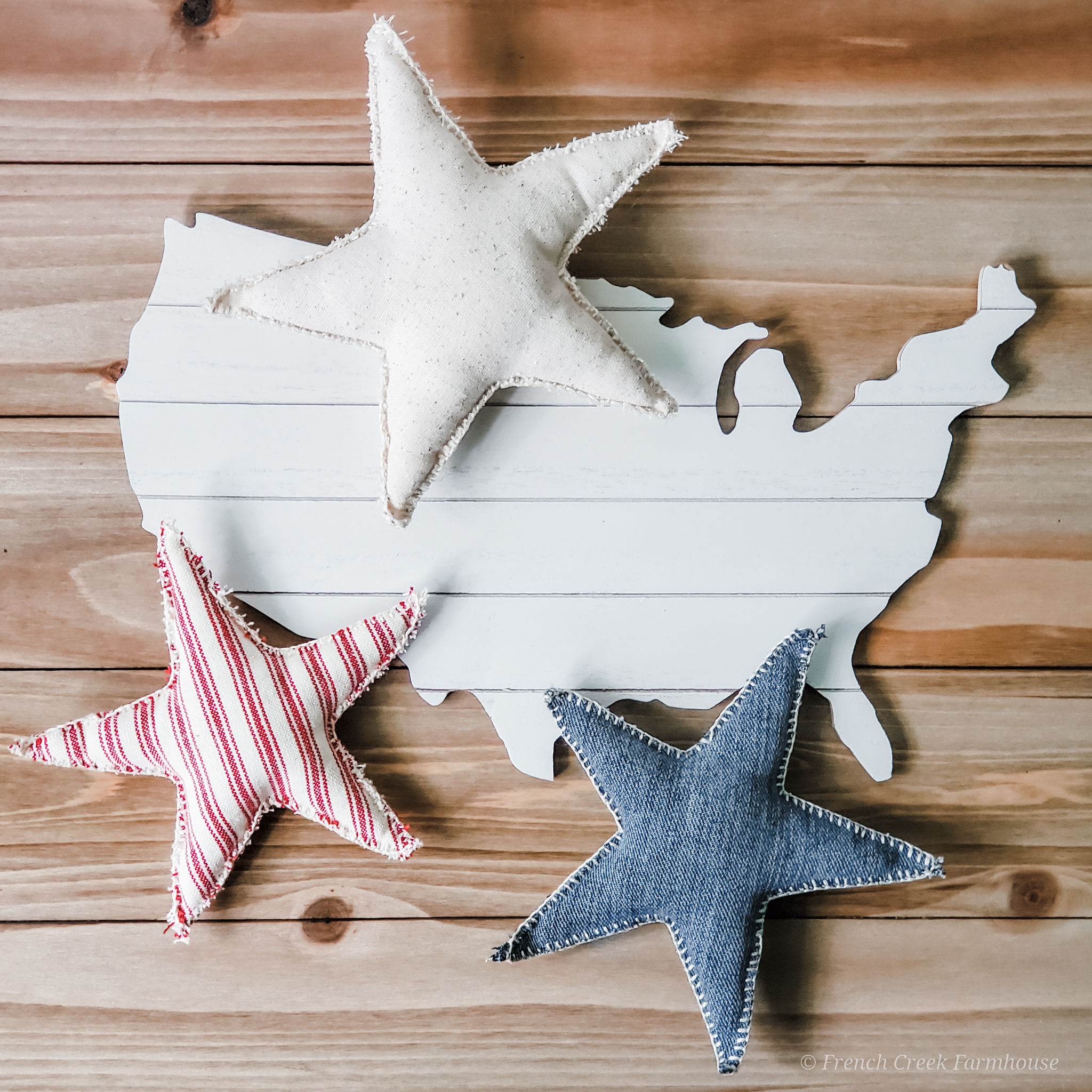 DIY Farmhouse Stars Make neutral decor for your farmhouse 4th of July
