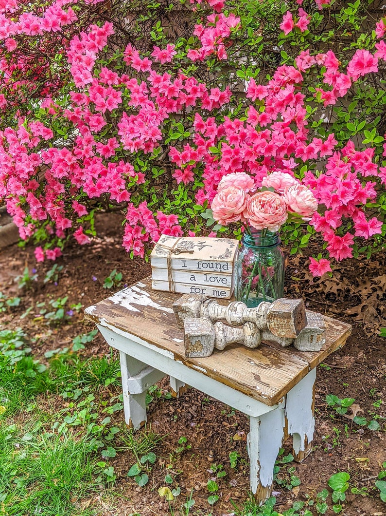 25 of the most beautiful pieces of farmhouse and vintage decor for your woods and whites design aesthetic
