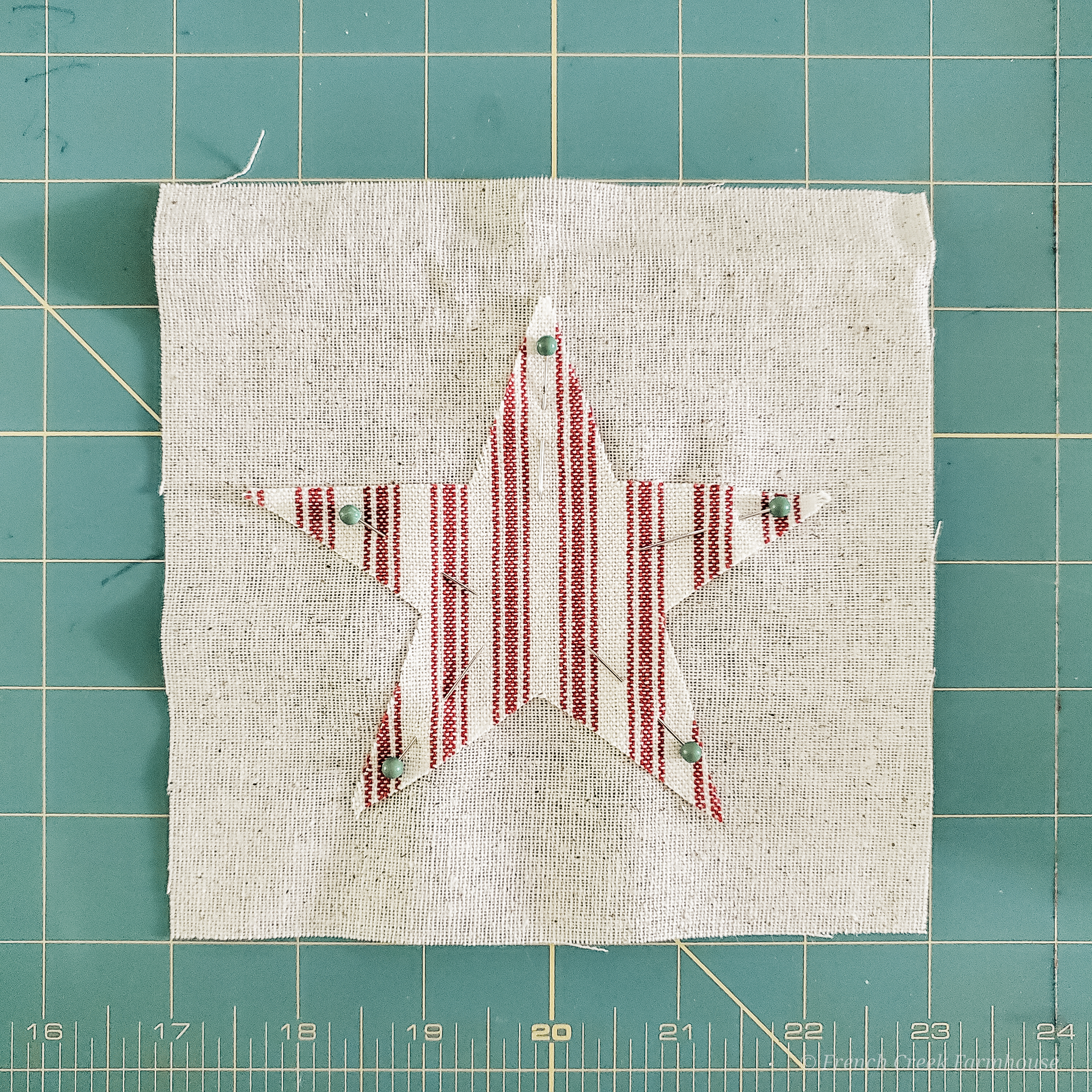 DIY Patriotic Grain Sack Tuck Pillows Step 4: Pin fabric