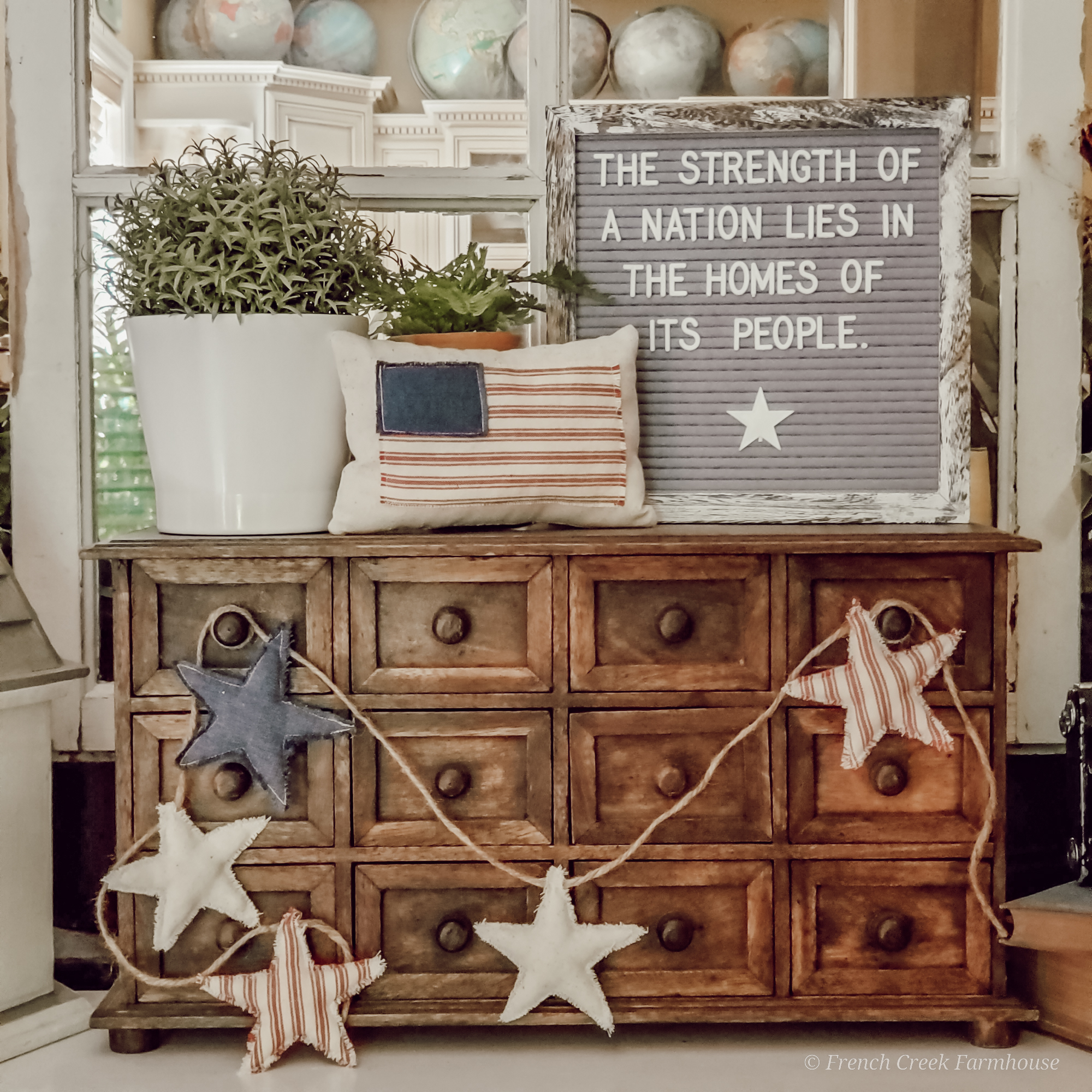DIY Patriotic Grain Sack Tuck Pillows Farmhouse patriotic letterboard vignette