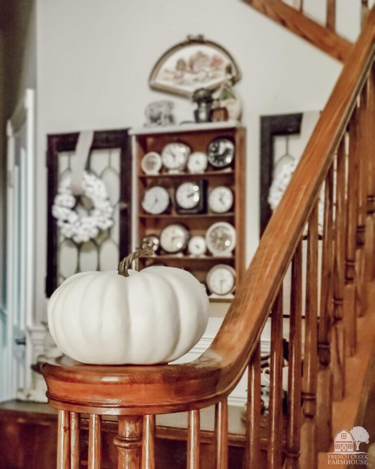 Vintage Farmhouse Fall Foyer