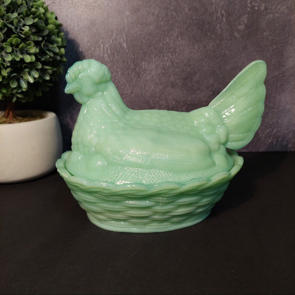 Vintage jadeite hen on nest